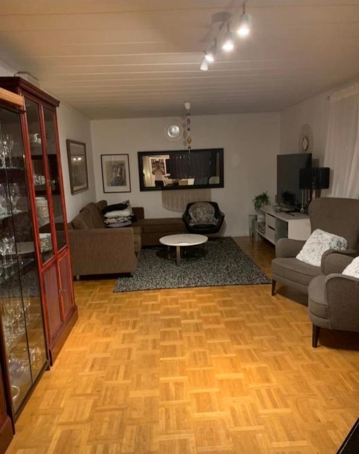 Own Private Room In A Big House! Luleå Exteriör bild