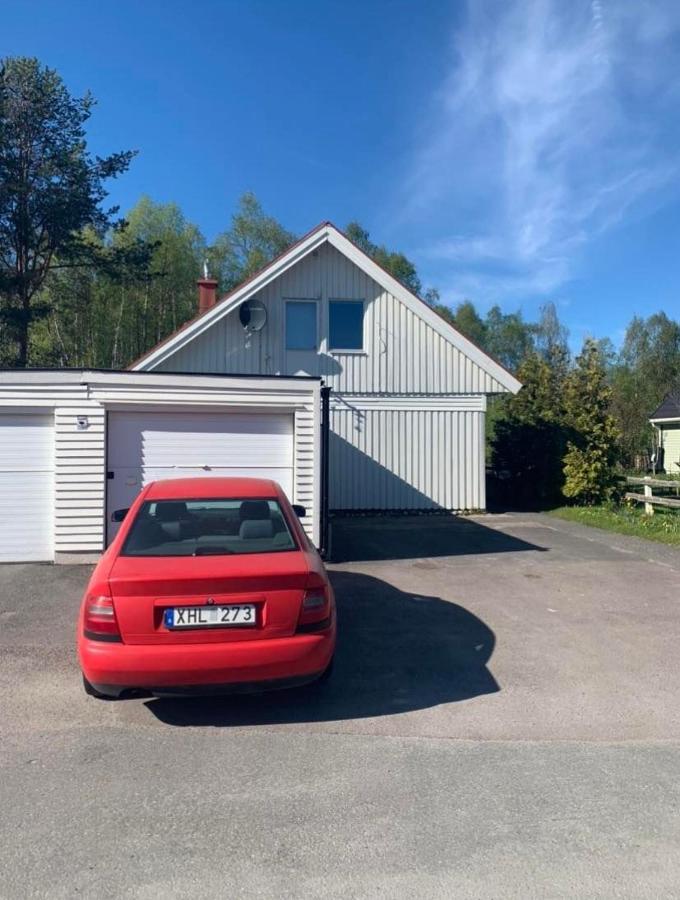 Own Private Room In A Big House! Luleå Exteriör bild